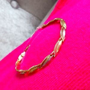 14K gold bracelet NWT